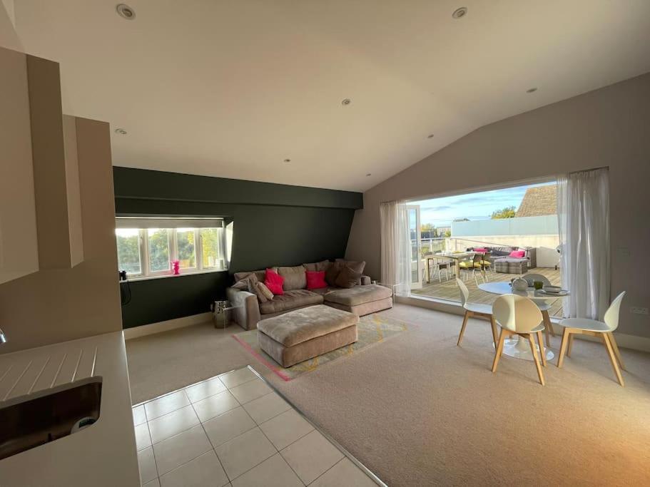 Reed Warbler - Hm111 - Lower Mill Estate Penthouse Apartment With Spa Access Somerford Keynes Exterior foto
